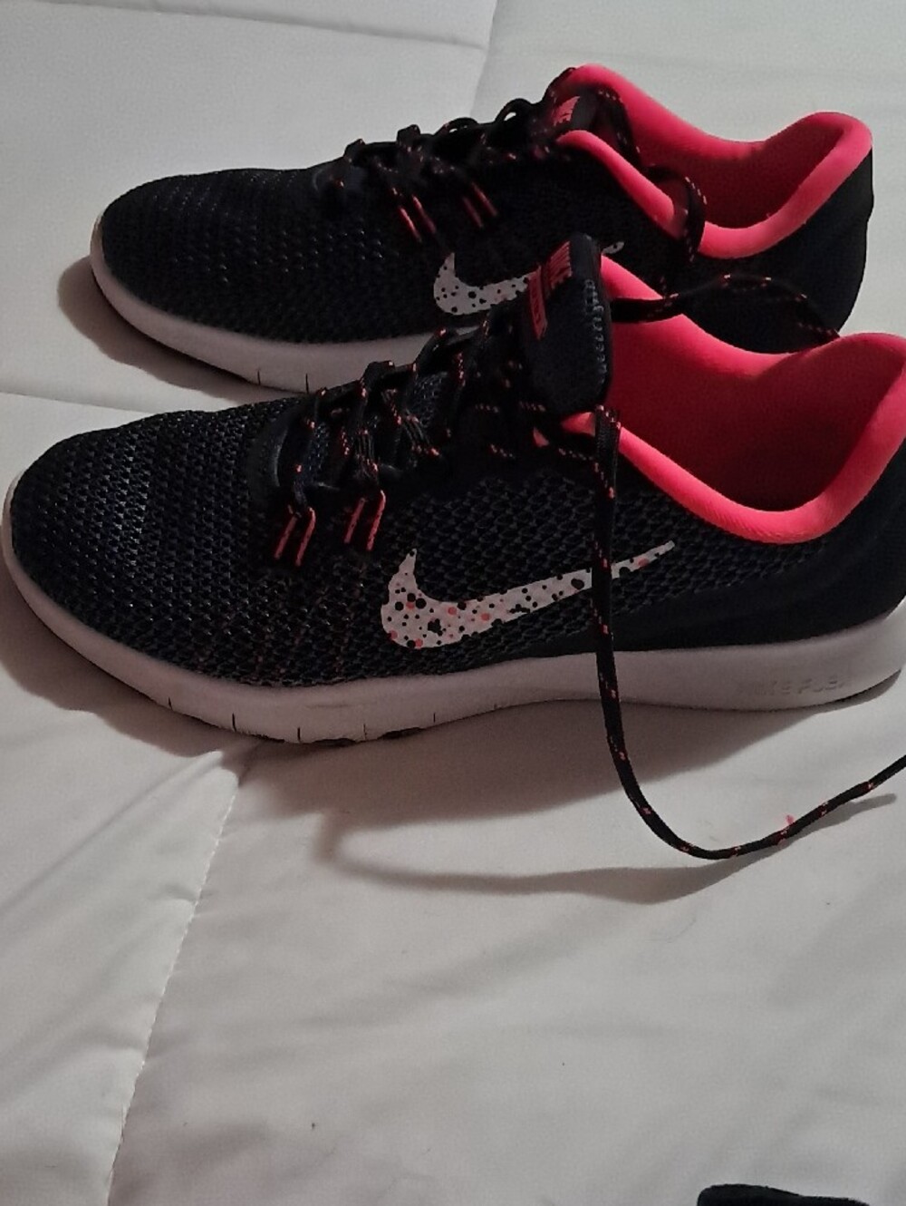 Nike Women’s Black and Coral Accent Sneakers
